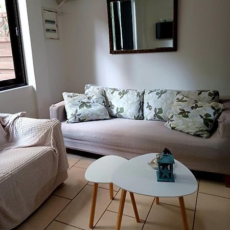 Varkiza Seaside Apts Екстериор снимка